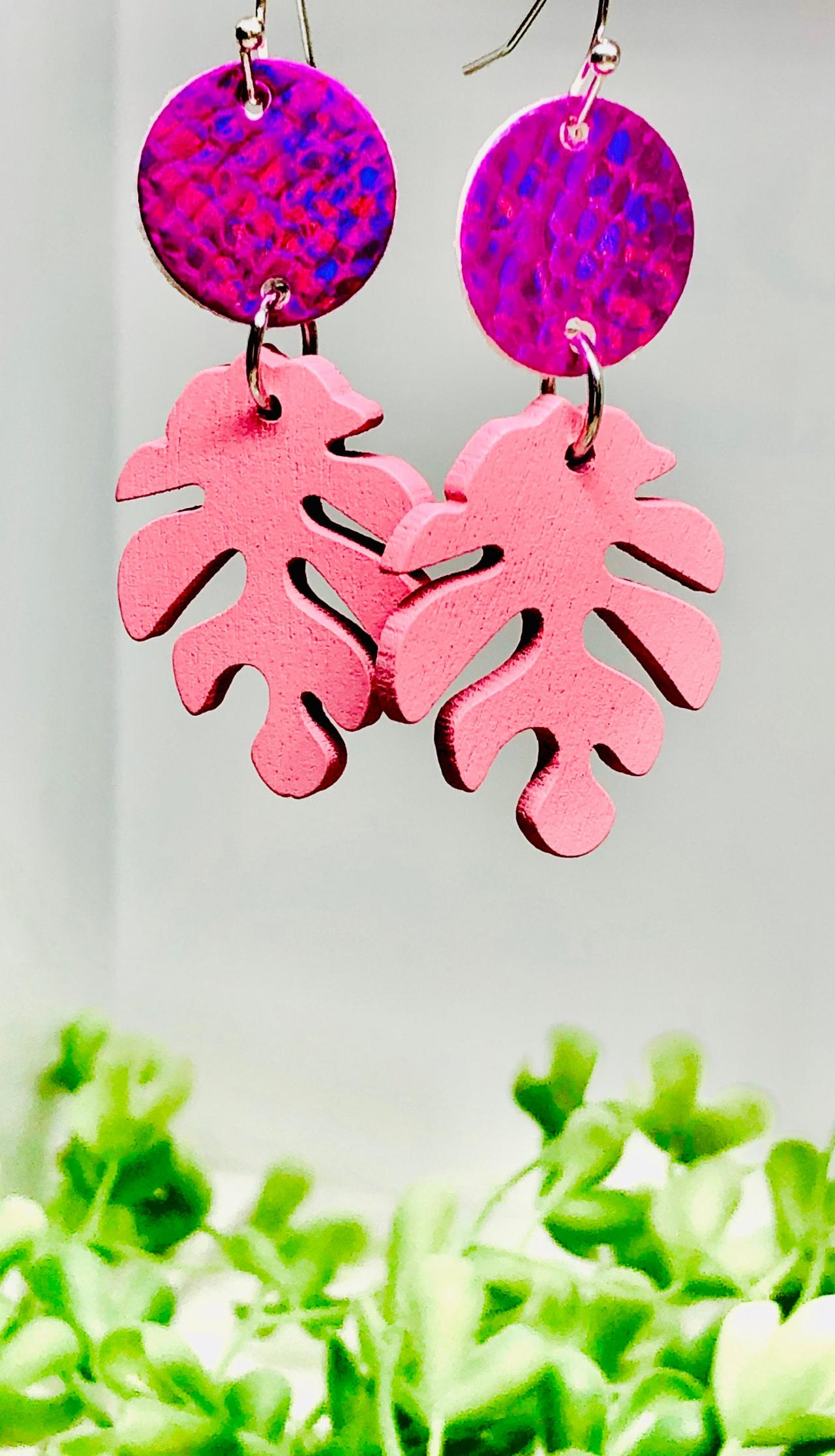Faux Leather Circle Dangle Earrings, Wooden Leaf Bead, Circle, Lightweight, Pink, Light Pink, Easy To Wear